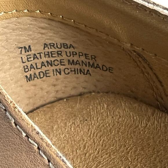 Array Aruba gladiator shoes. Leather uppers beige Closed toe size 7 - Picture 8 of 9